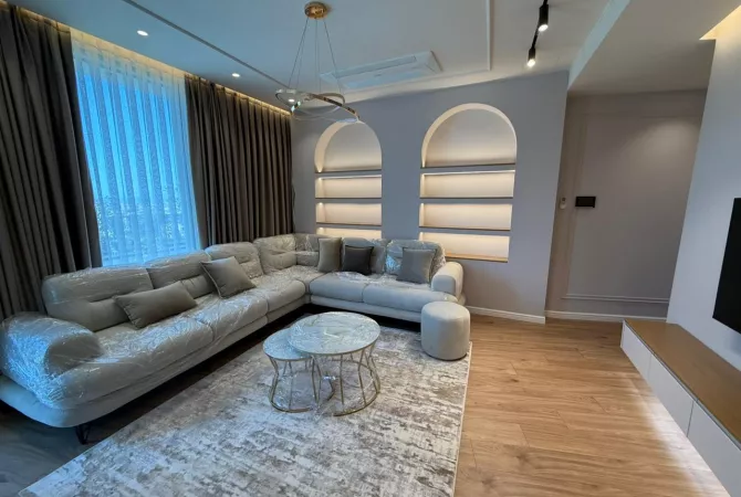 Shtepi me qera 2+1 ne Tirane - 2,300 Euro