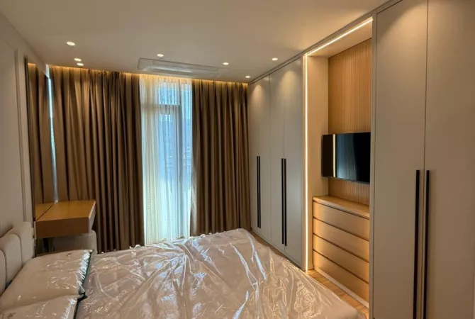 Shtepi me qera Apartament ne Tirane, 2+1, Mobilimi E mobiluar, Pagesa 2,300  Euro.