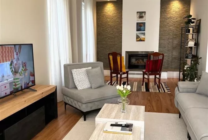 Shtepi me qera 2+1 ne Tirane - 1,600 Euro