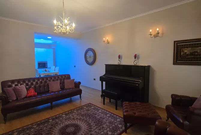 Shtepi me qera 2+1 ne Tirane - 85,000 Leke