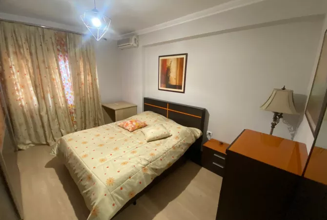 Shtepi me qera Apartament ne Tirane, 3+1, Mobilimi Pjeserisht e mobiluar, Pagesa 1,200  Euro.