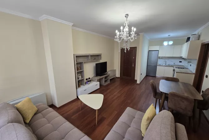 Shtepi me qera 2+1 ne Tirane - 700 Euro