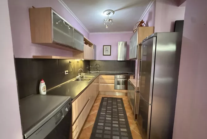 Shtepi me qera 2+1 ne Tirane - 550 Euro