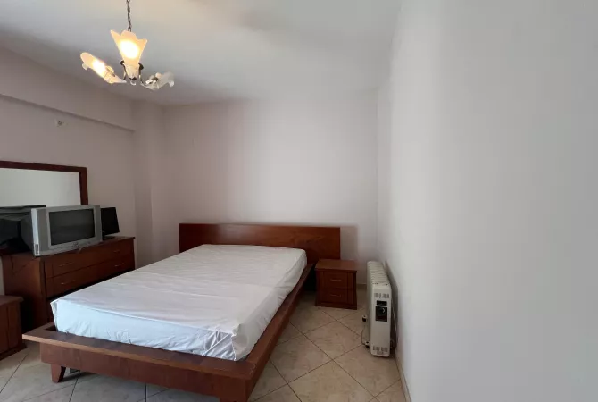 Shtepi me qera Apartament ne Tirane, 2+1, Mobilimi Pjeserisht e mobiluar, Pagesa 750  Euro.
