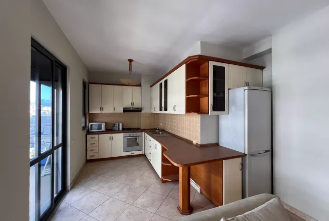 Shtepi me qera 2+1 ne Tirane - 750 Euro