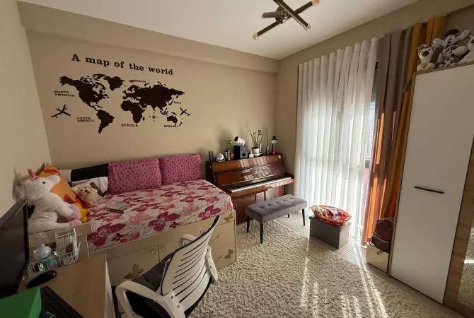 Shtepi me qera Apartament ne Tirane, 2+1, Mobilimi Pjeserisht e mobiluar, Pagesa 1,000  Euro.