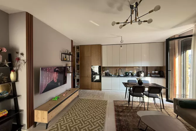 Shtepi me qera 2+1 ne Tirane - 1,000 Euro