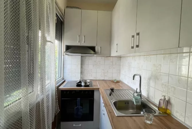 Shtepi me qera 3+1 ne Tirane - 1,000 Euro