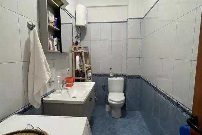 Shtepi me qera Apartament ne Tirane, 3+1, Mobilimi E mobiluar, Pagesa 1,000  Euro.