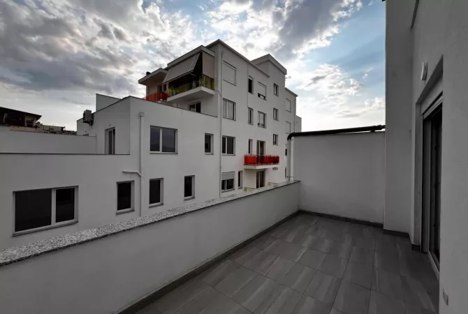 Shtepi me qera Apartament ne Tirane, 2+1, Mobilimi E mobiluar, Pagesa 530  Euro.