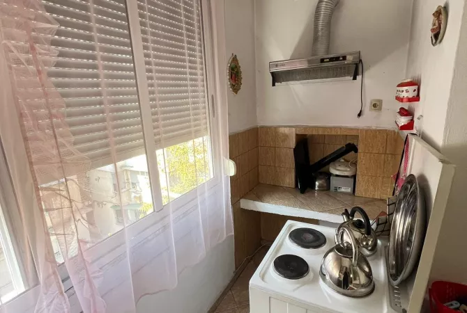 Shtepi me qera Apartament ne Tirane, 1+1, Mobilimi Pjeserisht e mobiluar, Pagesa 500  Euro.
