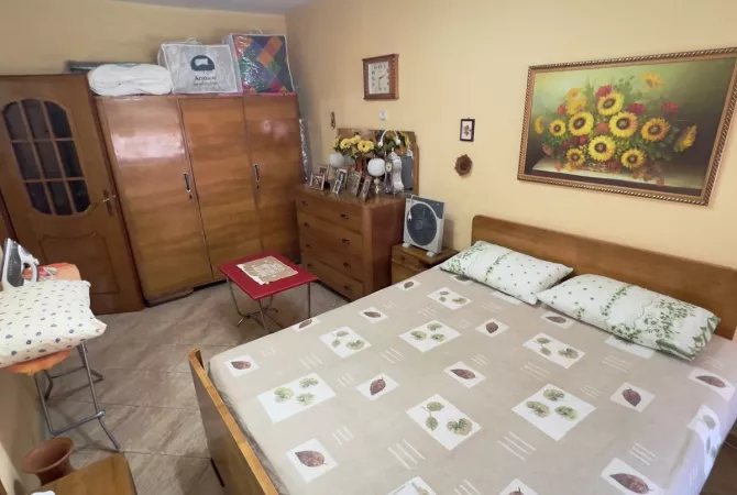 Shtepi me qera Apartament ne Tirane, 1+1, Mobilimi Pjeserisht e mobiluar, Pagesa 500  Euro.