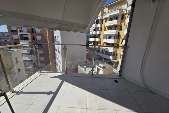 Shtepi me qera Apartament ne Tirane, 2+1, Mobilimi E mobiluar, Pagesa 850  Euro.