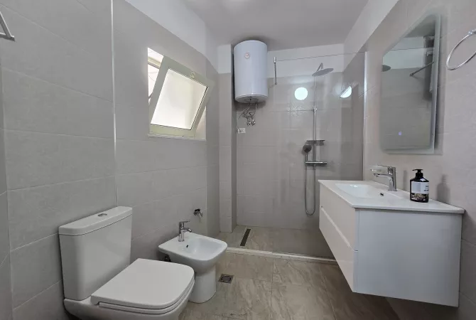 Shtepi me qera Apartament ne Tirane, 2+1, Mobilimi E mobiluar, Pagesa 850  Euro.