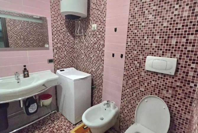 Shtepi me qera Apartament ne Tirane, 1+1, Mobilimi E mobiluar, Pagesa 600  Euro.