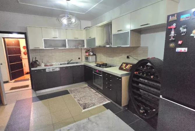 Shtepi me qera Apartament ne Tirane, 1+1, Mobilimi E mobiluar, Pagesa 600  Euro.