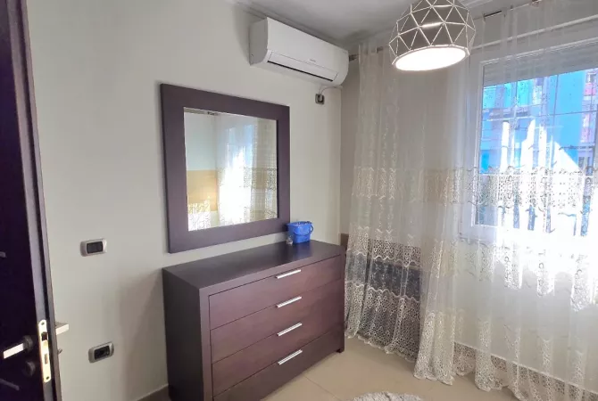 Shtepi me qera Apartament ne Tirane, 1+1, Mobilimi E mobiluar, Pagesa 600  Euro.