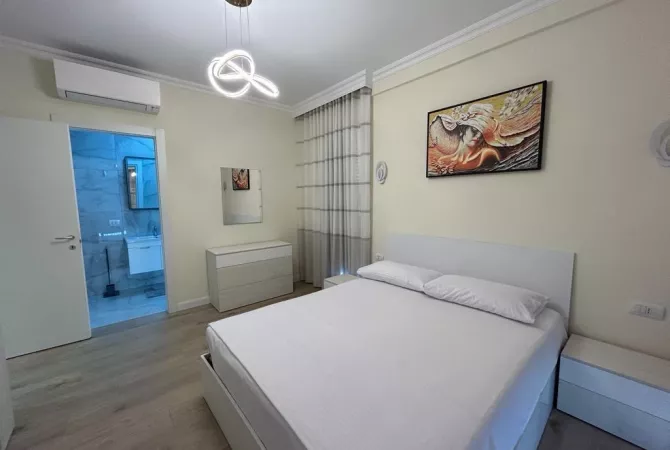 Shtepi me qera Apartament ne Tirane, 2+1, Mobilimi E mobiluar, Pagesa 1,200  Euro.
