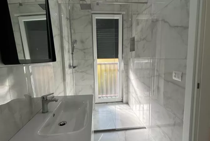 Shtepi me qera Apartament ne Tirane, 2+1, Mobilimi E mobiluar, Pagesa 1,200  Euro.