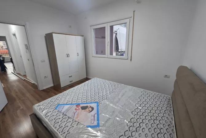 Shtepi me qera Apartament ne Tirane, 1+1, Mobilimi E mobiluar, Pagesa 680  Euro.