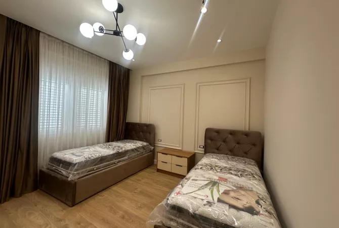 Shtepi me qera Apartament ne Tirane, 3+1, Mobilimi E mobiluar, Pagesa 1,200  Euro.