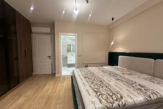 Shtepi me qera Apartament ne Tirane, 3+1, Mobilimi E mobiluar, Pagesa 1,200  Euro.