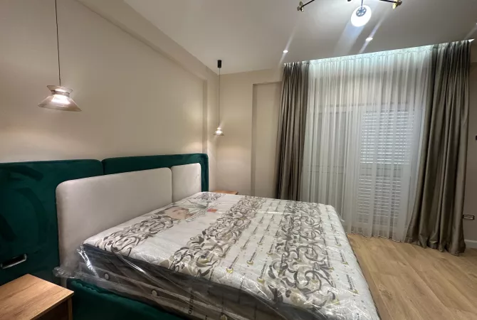 Shtepi me qera Apartament ne Tirane, 3+1, Mobilimi E mobiluar, Pagesa 1,200  Euro.