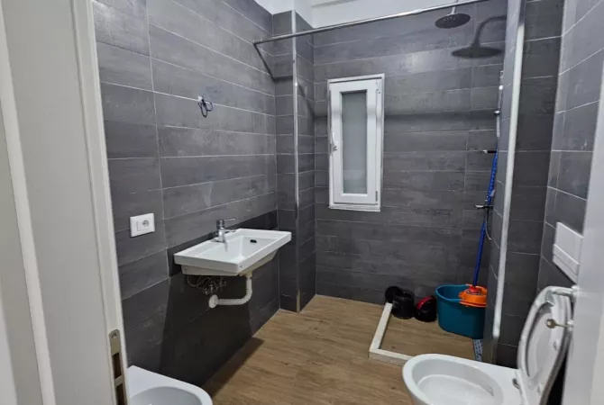 Shtepi me qera Apartament ne Tirane, 1+1, Mobilimi E mobiluar, Pagesa 500  Euro.