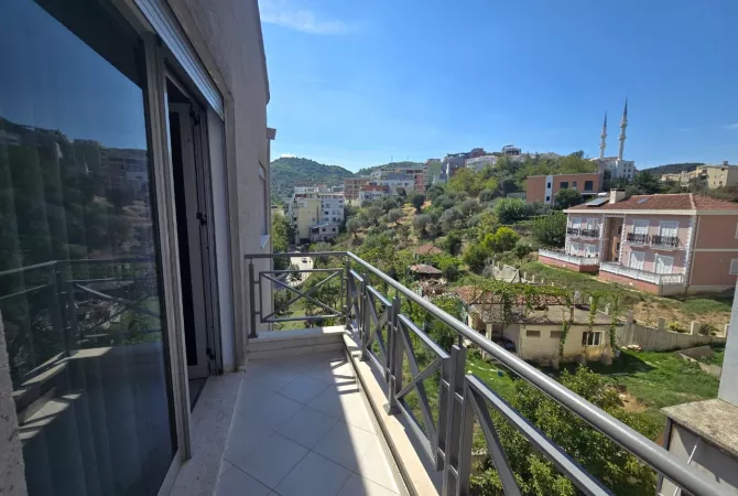 Shtepi me qera Apartament ne Tirane, 3+1, Mobilimi E mobiluar, Pagesa 1,200  Euro.