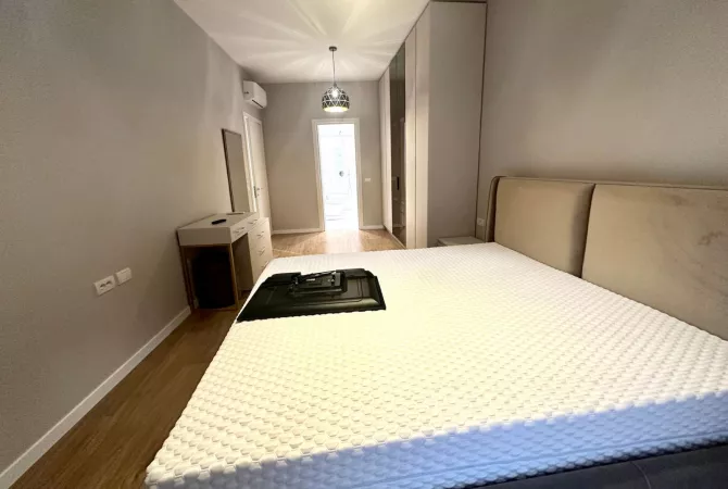 Shtepi me qera Apartament ne Tirane, 2+1, Mobilimi E mobiluar, Pagesa 1,100  Euro.