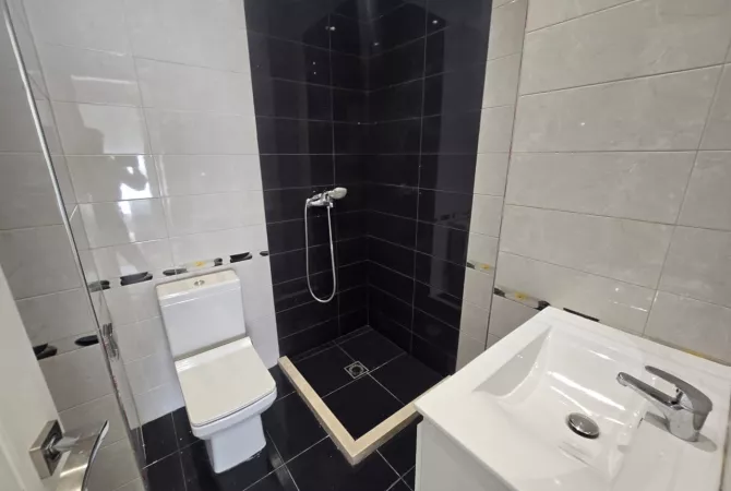 Shtepi ne shitje Apartament ne Tirane, 2+1, Mobilimi E mobiluar, Pagesa 285,000  Euro.