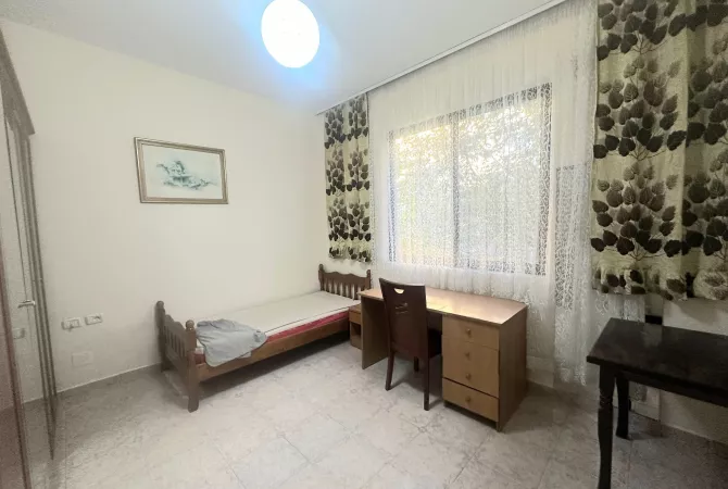 Shtepi me qera Shtepi Private ne Tirane, 2+1, Mobilimi E mobiluar, Pagesa 550  Euro.