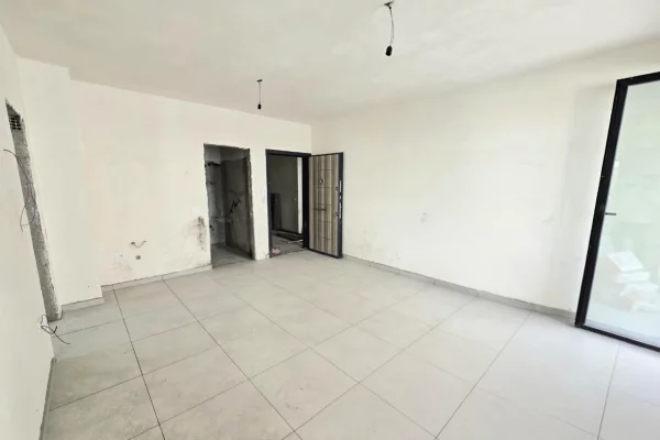 Apartment for sale in Durres 2+1, Emty