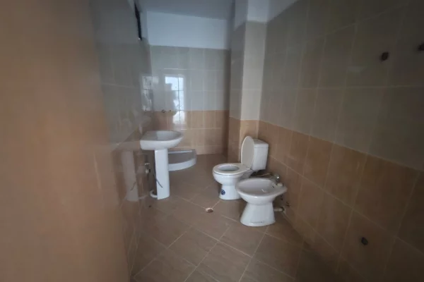 Apartment for sale in Tirana 1+1, Emty