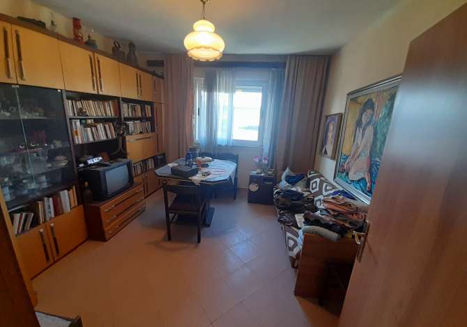 Shtepi ne shitje Apartament ne Tirane, 2+1, Mobilimi Bosh, pa mobiluar, Pagesa 85,000  Euro.