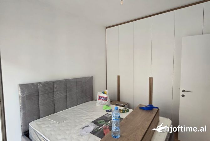 Shtepi me qera Apartament ne Tirane, 1+1, Mobilimi E mobiluar, Pagesa 450  Euro.
