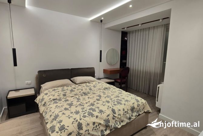 Shtepi me qera Apartament ne Tirane, 2+1, Mobilimi E mobiluar, Pagesa 1,200  Euro.