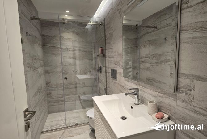 Shtepi me qera Apartament ne Tirane, 2+1, Mobilimi E mobiluar, Pagesa 1,200  Euro.