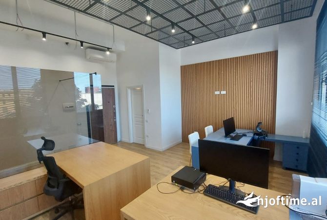 Ambient biznesi ne shitje 1+1 ne Tirane - 126,000 Euro