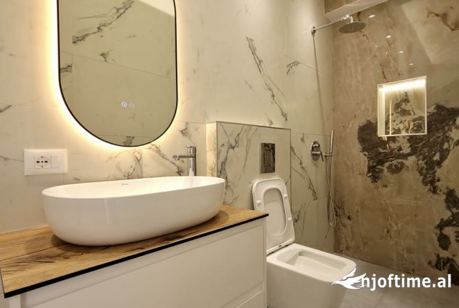 Shtepi ne shitje Apartament ne Tirane, 2+1, Mobilimi Bosh, pa mobiluar, Pagesa 210,000  Euro.