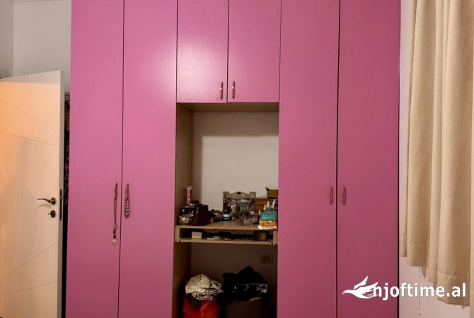 Shtepi ne shitje Apartament ne Tirane, 2+1, Mobilimi E mobiluar, Pagesa 115,000  Euro.