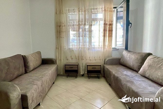 Shtepi ne shitje Apartament ne Tirane, 2+1, Mobilimi E mobiluar, Pagesa 205,000  Euro.