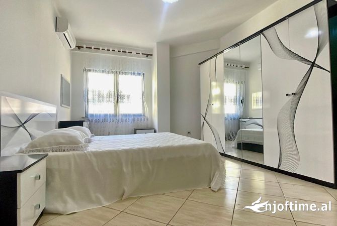 Shtepi ne shitje Apartament ne Tirane, 2+1, Mobilimi E mobiluar, Pagesa 205,000  Euro.