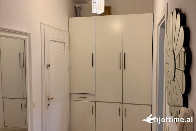Shtepi ne shitje Apartament ne Tirane, 2+1, Mobilimi E mobiluar, Pagesa 115,000  Euro.