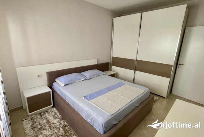 Shtepi me qera Apartament ne Tirane, 2+1, Mobilimi E mobiluar, Pagesa 700  Euro.