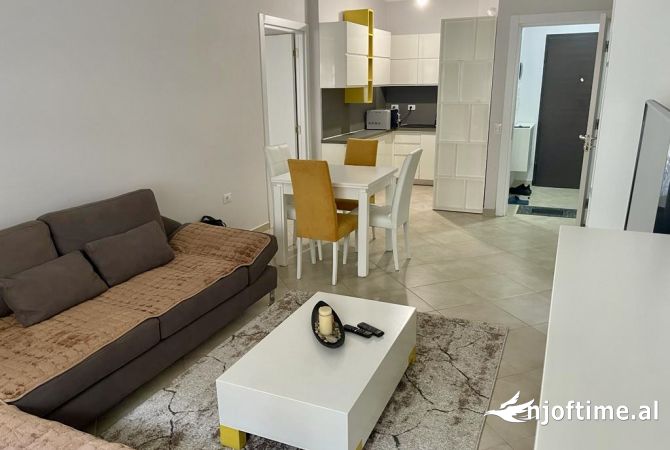 Shtepi me qera 2+1 ne Tirane - 700 Euro