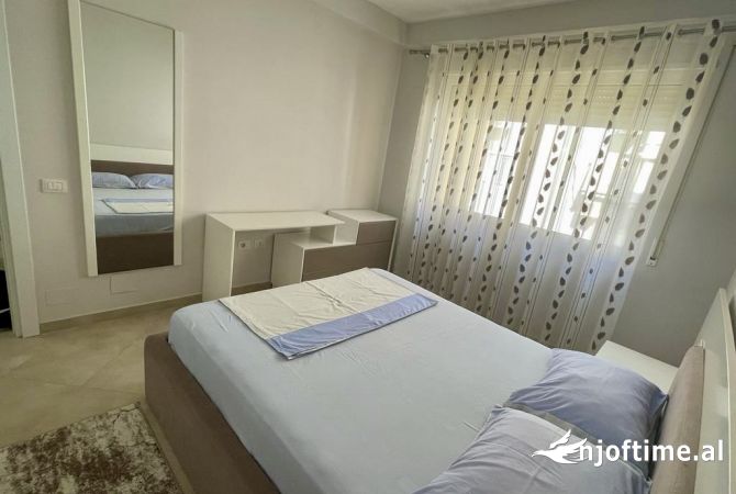 Shtepi me qera Apartament ne Tirane, 2+1, Mobilimi E mobiluar, Pagesa 700  Euro.