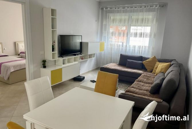 Shtepi me qera 2+1 ne Tirane - 700 Euro