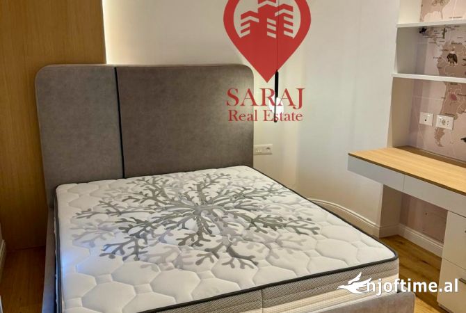 Shtepi ne shitje Penthose(kati i fundit panoramik) ne Tirane, 3+1, Mobilimi E mobiluar, Pagesa 650,000  Euro.