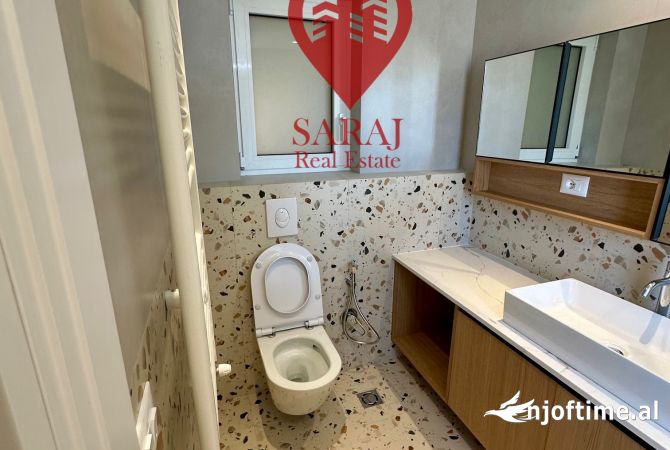 Shtepi ne shitje Penthose(kati i fundit panoramik) ne Tirane, 3+1, Mobilimi E mobiluar, Pagesa 650,000  Euro.